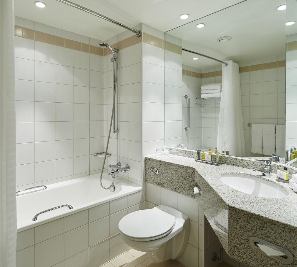 The Aberdeen Dyce Hotel Bagian luar foto