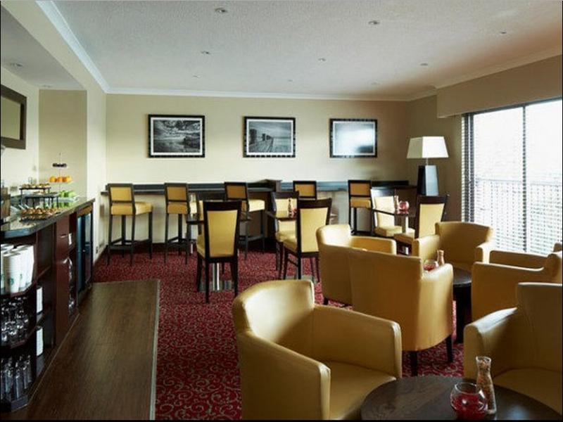 The Aberdeen Dyce Hotel Bagian luar foto