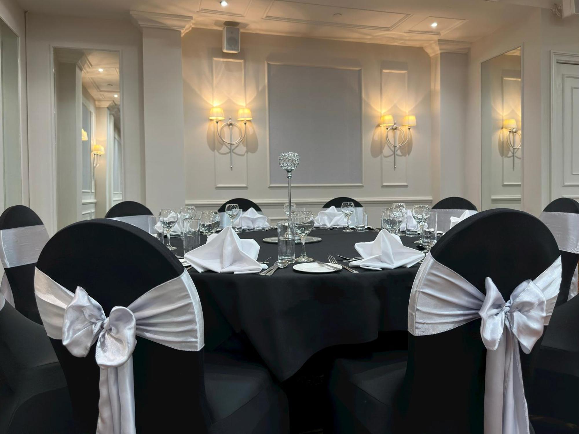 The Aberdeen Dyce Hotel Bagian luar foto