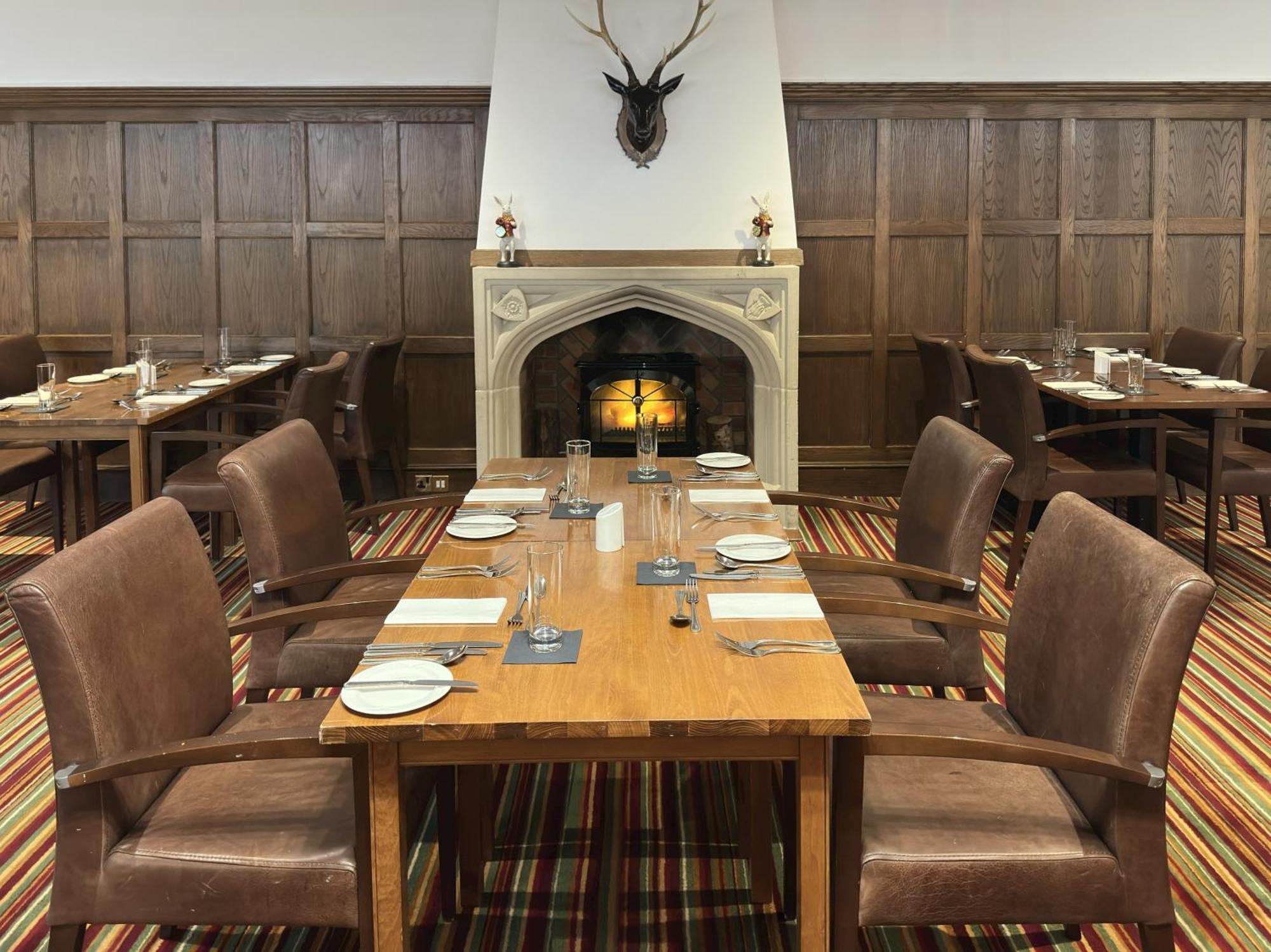 The Aberdeen Dyce Hotel Bagian luar foto
