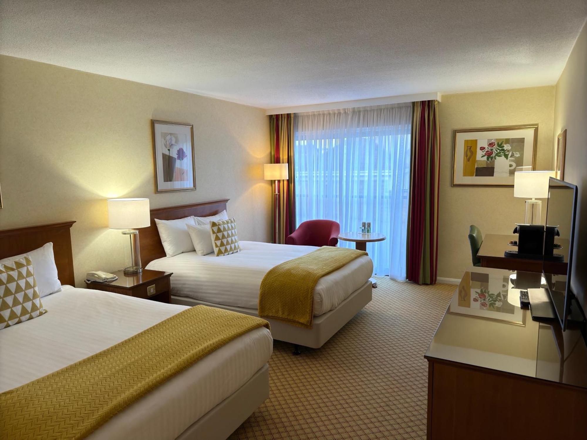 The Aberdeen Dyce Hotel Bagian luar foto