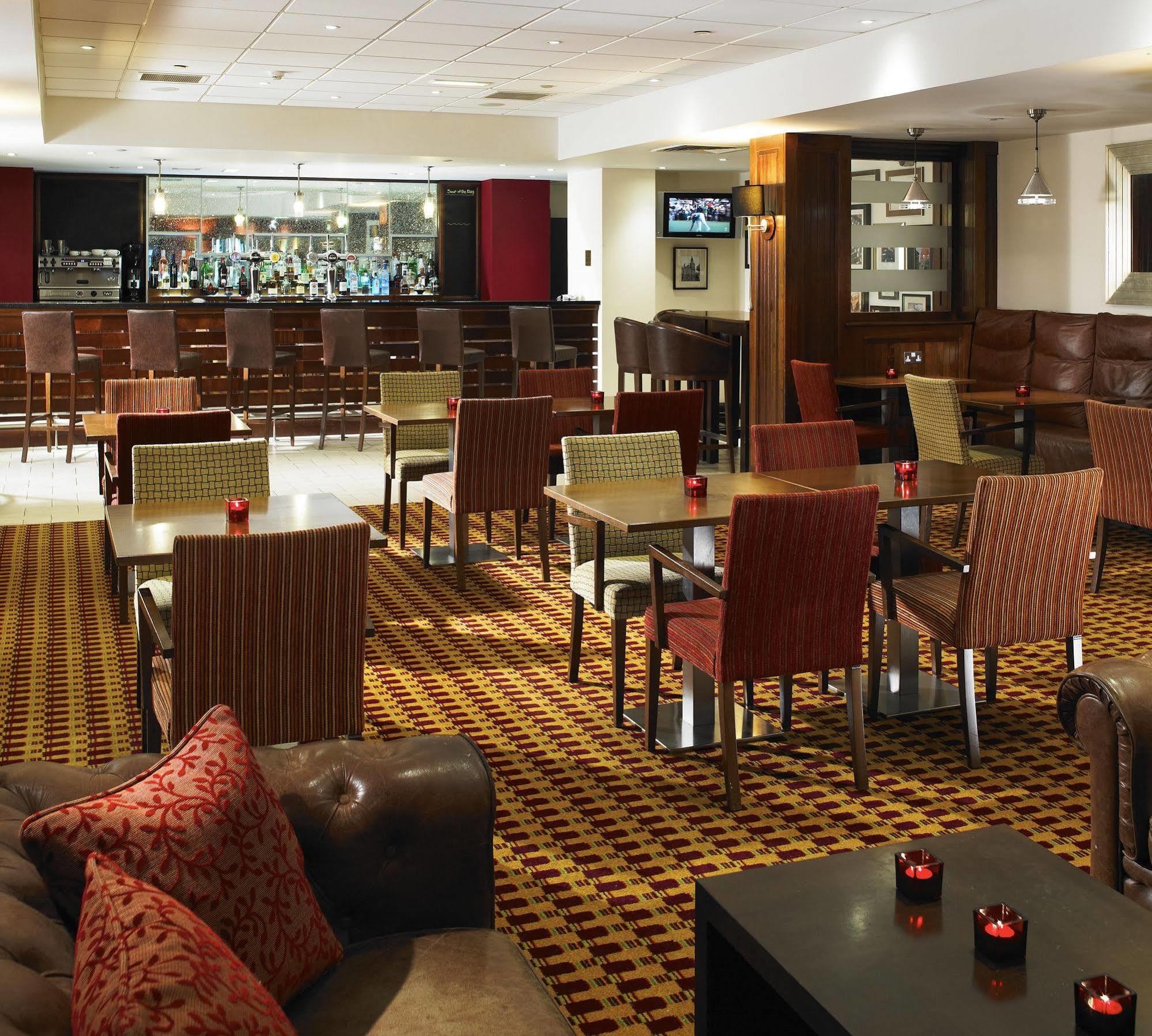 The Aberdeen Dyce Hotel Bagian luar foto