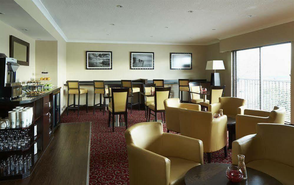 The Aberdeen Dyce Hotel Bagian luar foto